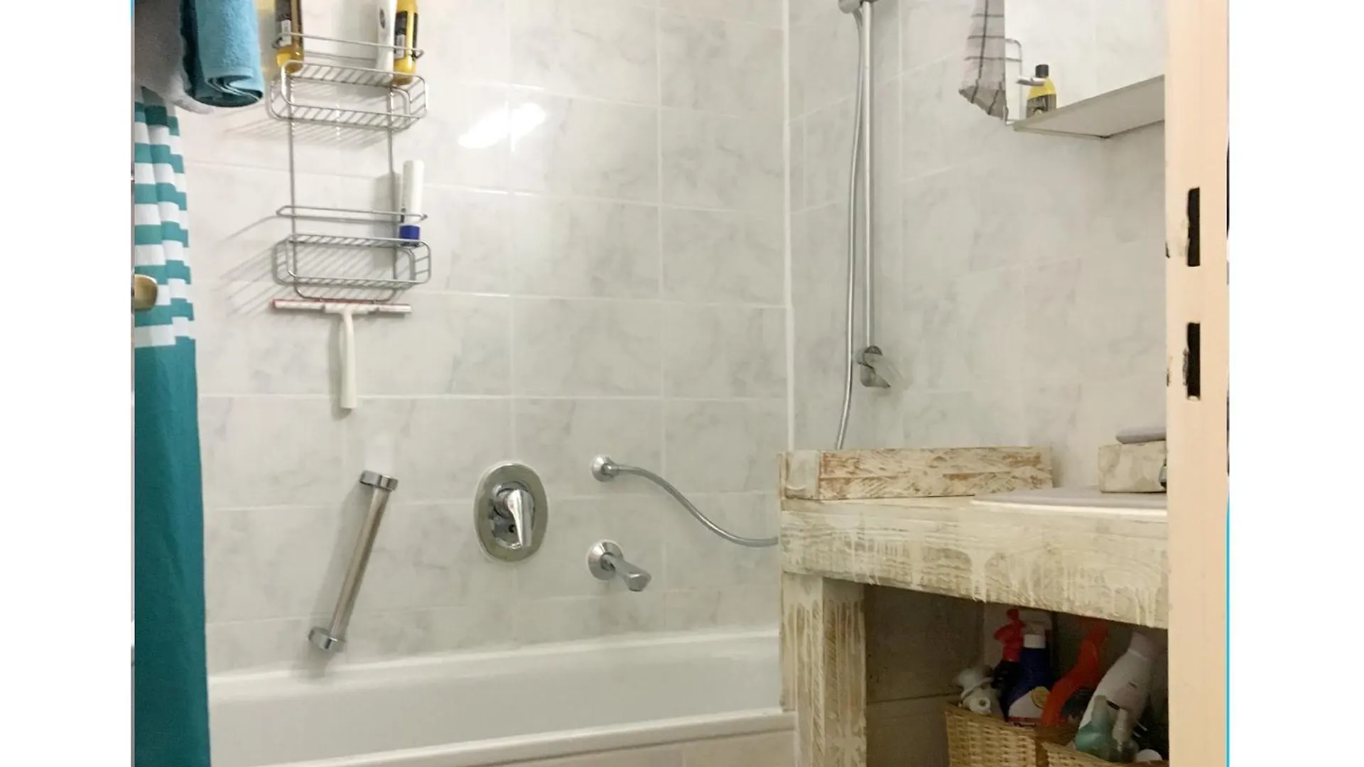 Check-In Stuttgart Central 4-Bedroom 100M2 0*,  Germany
