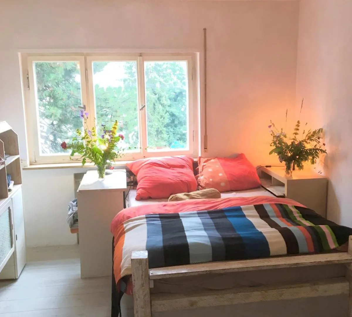 Check-In Stuttgart Central 4-Bedroom 100M2 Apartment